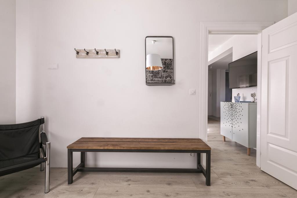 Theater Row Apartments Ρέυκιαβικ Εξωτερικό φωτογραφία
