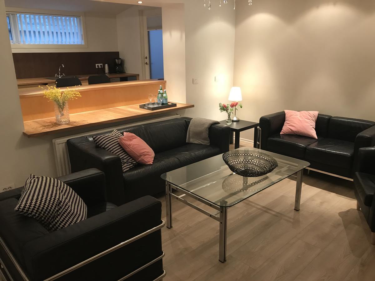Theater Row Apartments Ρέυκιαβικ Εξωτερικό φωτογραφία